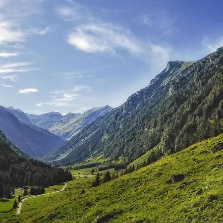 In Rennweg Near Slopes Ferienhaus *