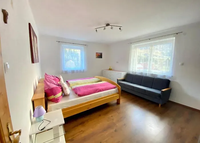 In Rennweg Near Slopes بيت للعطل